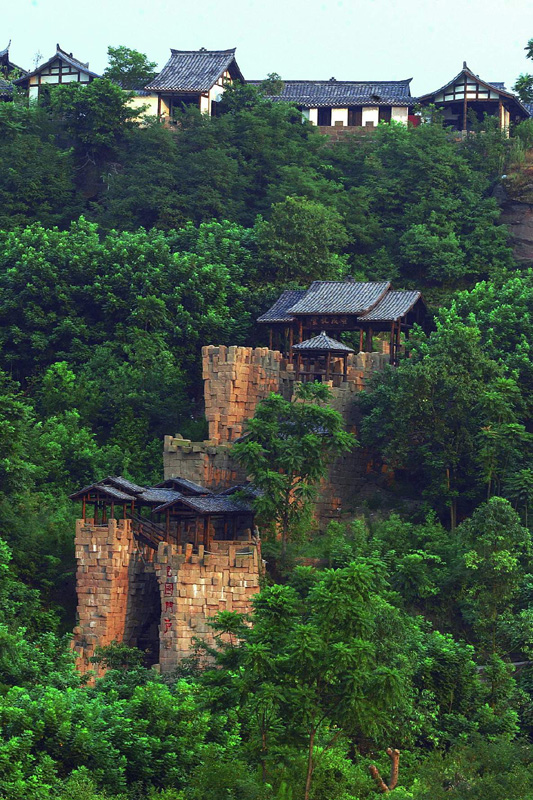 广安神龙山巴人古堡